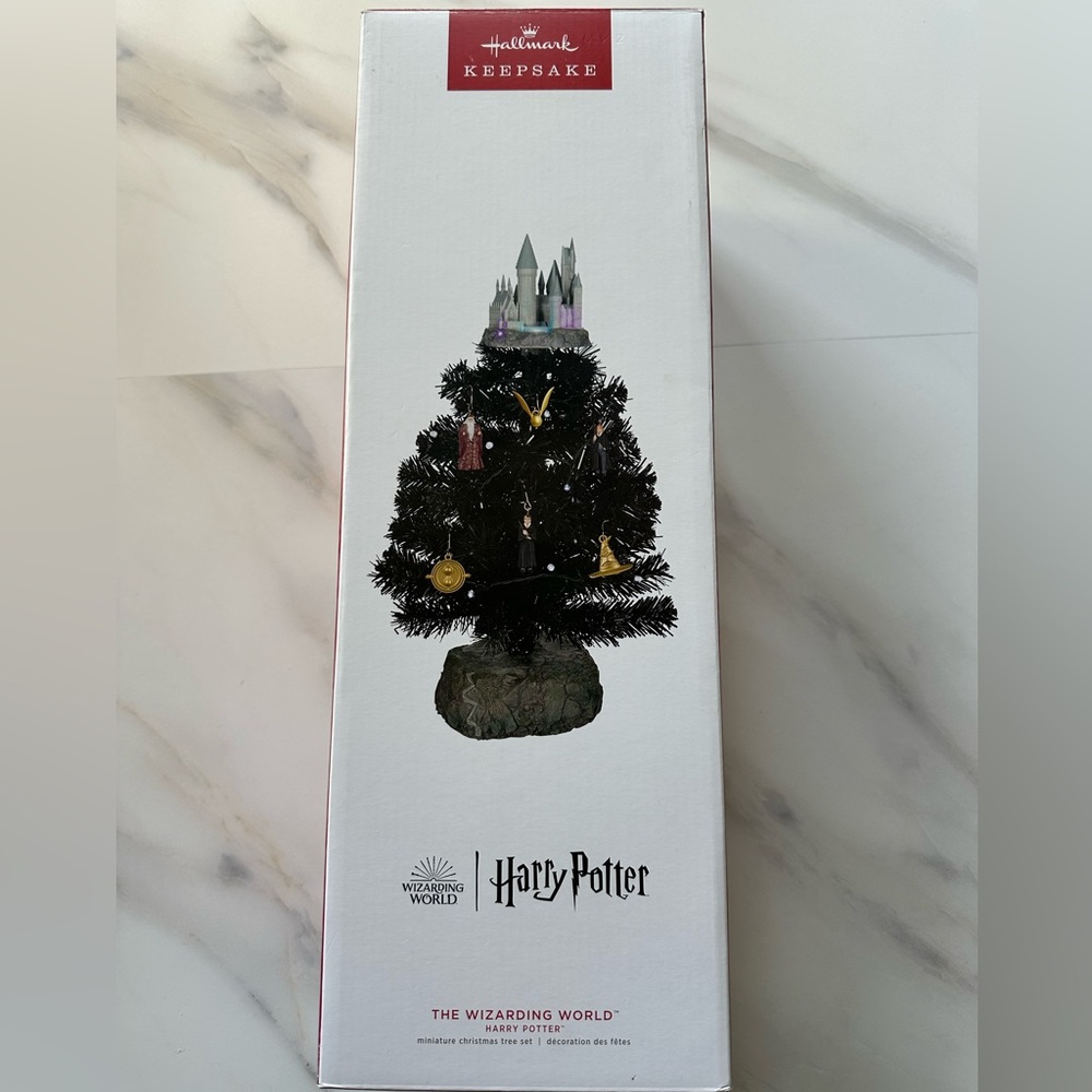 Hallmark Harry Potter Christmas tree set. Never removed from the box.